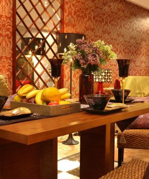 最新家庭餐厅东南亚风格装饰品摆放图片