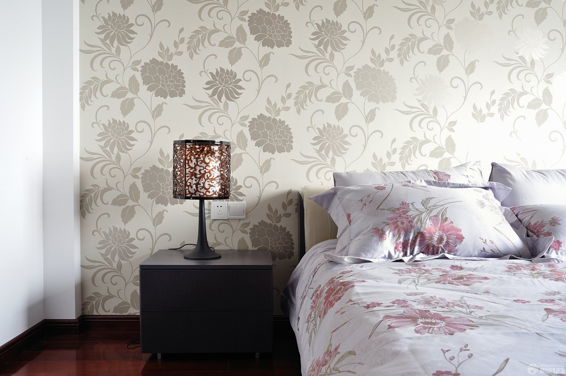 墙纸效果图片大全最新室内卧室墙纸图片大全2020跃层式住宅卧室墙纸