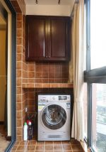 70平小户型婚房阳台洗衣机装修实景图