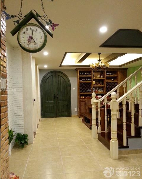 最新美式新古典风格绿色门设计图片