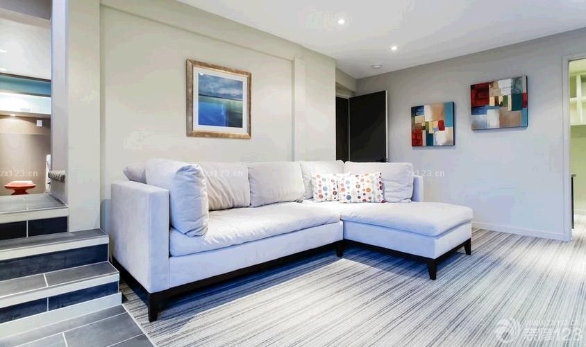 2025最新两室一厅小户型客厅布艺沙发装修案例