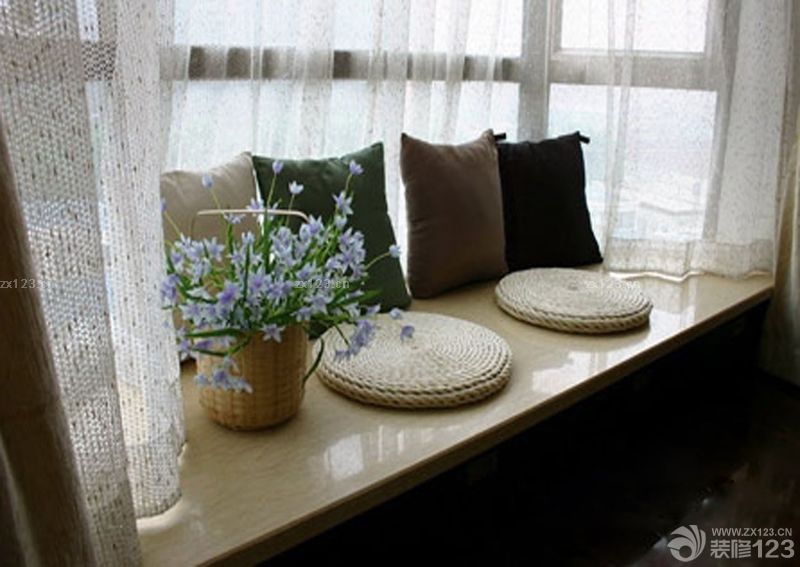 2025最新小户型飘窗台台面设计图片