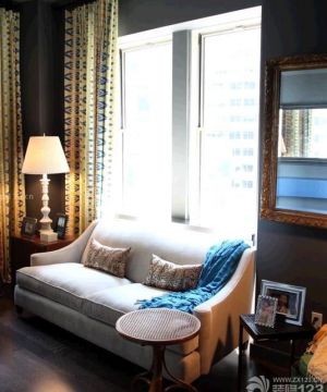 最新两室一厅小户型客厅几何图案窗帘装修图片 