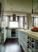 小户型阳台改厨房深褐色木地板设计图片大全