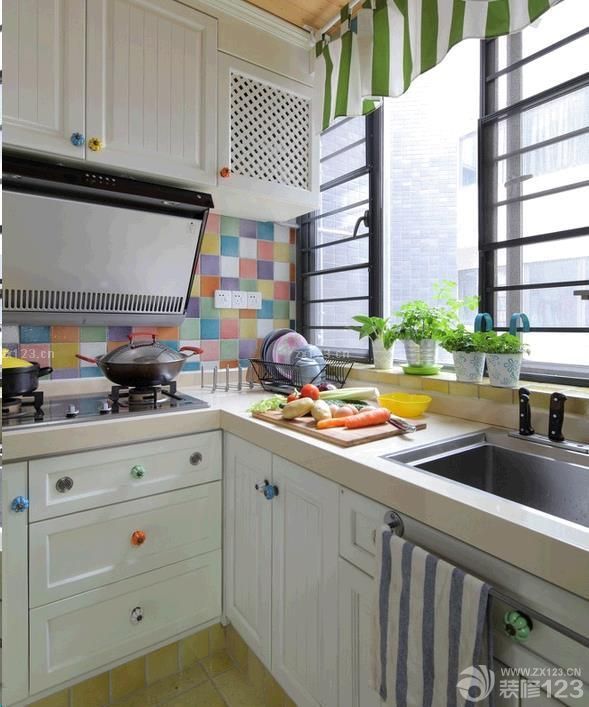 最新小户型家居厨房颜色搭配装修图库