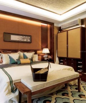 最新20平米卧室东南亚床头柜设计图片大全