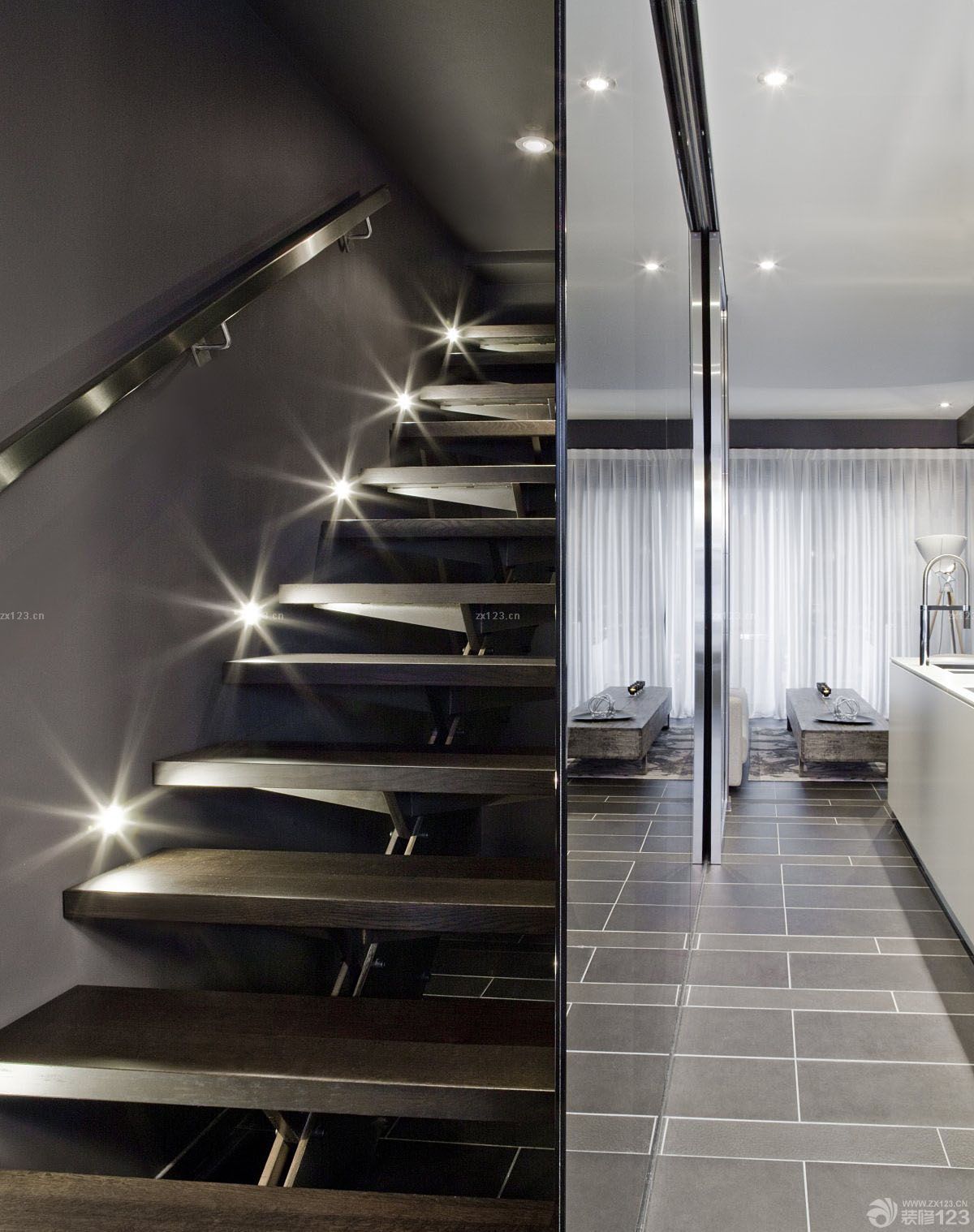 2025最新现代家居室内阁楼楼梯效果图  