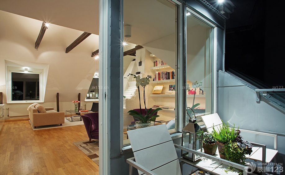 现代风格半封闭阳台设计效果图片大全