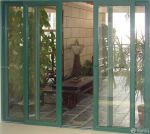 家装阳台小花园玻璃推拉门隔断装修效果图片