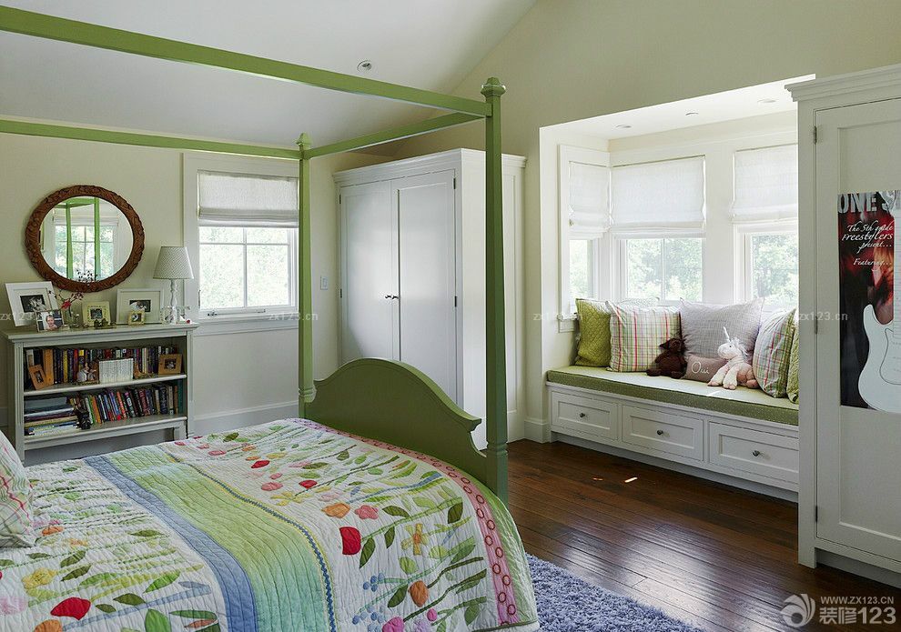 儿童卧室飘窗装修图片