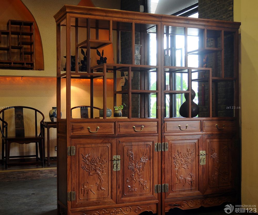 连天红红木博古架家具图