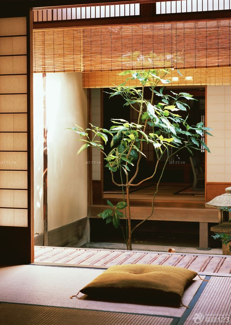 日式风格阳台榻榻米坐垫设计效果图欣赏