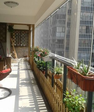 2025时尚阳台防腐木花架装修案例