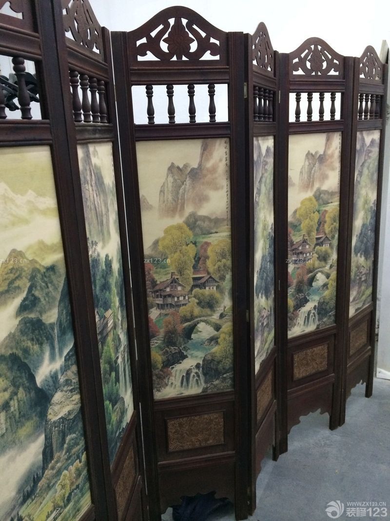 经典中空客厅实木屏风装修效果图片欣赏