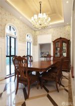 英式混搭风格餐厅实木餐桌摆放效果图欣赏2025