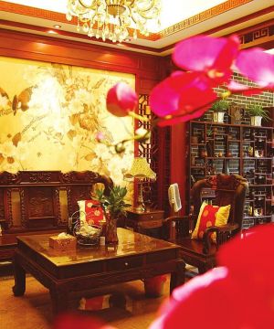 2025一室中式实木桌椅装修效果图欣赏