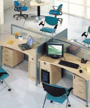 300平米经典实木办公桌隔断装修效果图