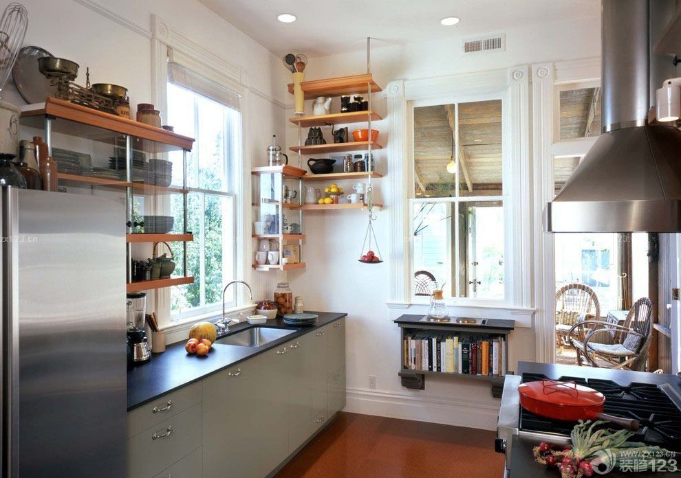 150平米室内厨房储物架图片