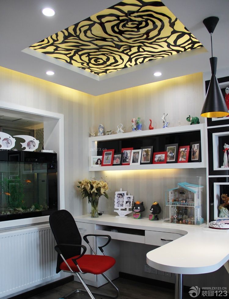 美式风格镂空吊顶装修效果图