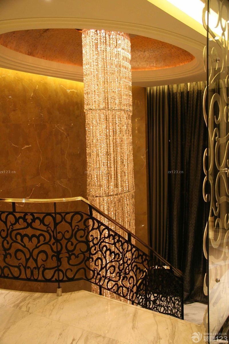 最新铁艺楼梯间吊顶装修设计效果图欣赏