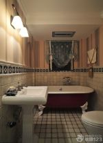 2023家庭浴室白色浴缸设计图片