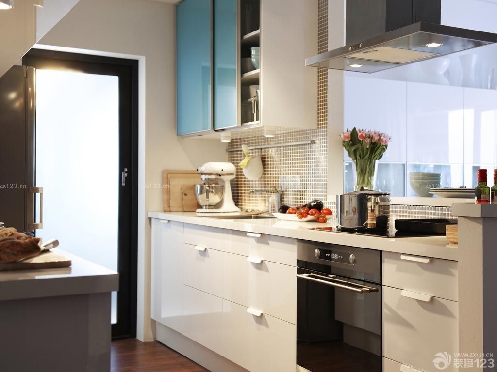 阳台厨房铝合金组合柜装修设计效果图欣赏