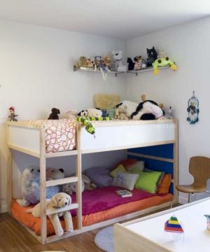 2023可爱卡通儿童卧室实木高低床装修样板