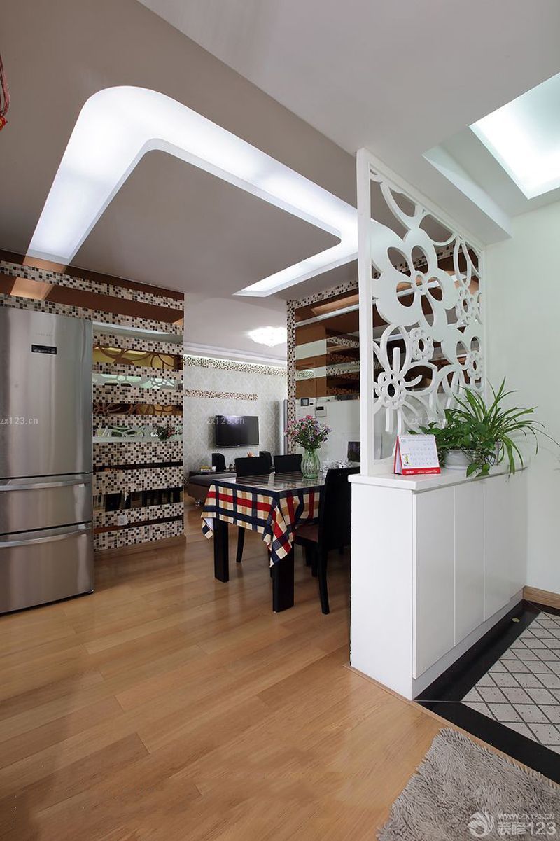 2025最新白色简约进门屏风家庭餐厅装修设计效果图欣赏