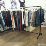 服装店面晾衣架装饰效果图片大全