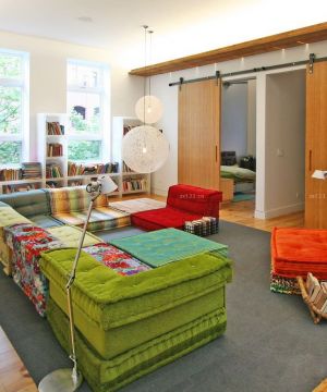 复式住宅客厅沙发垫设计效果图