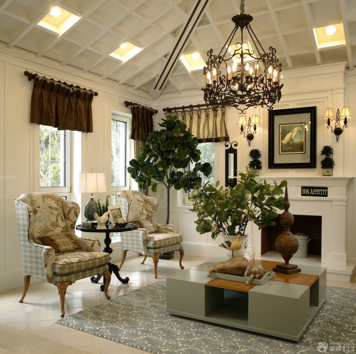 最新欧式风格斜顶客厅装修图片大全