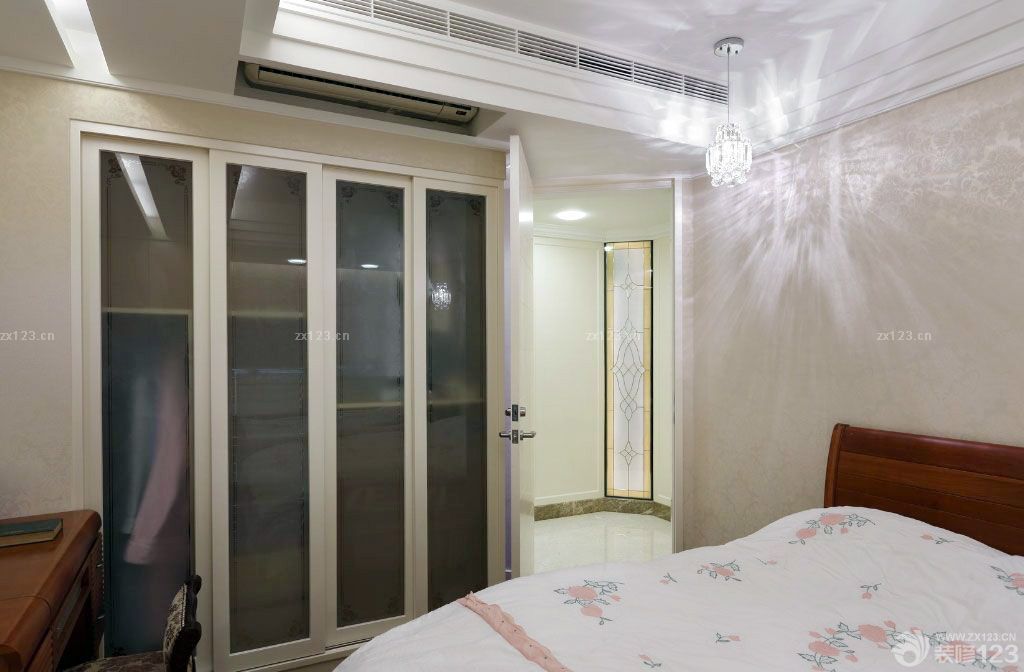 2025小房间衣柜玻璃门图片大全