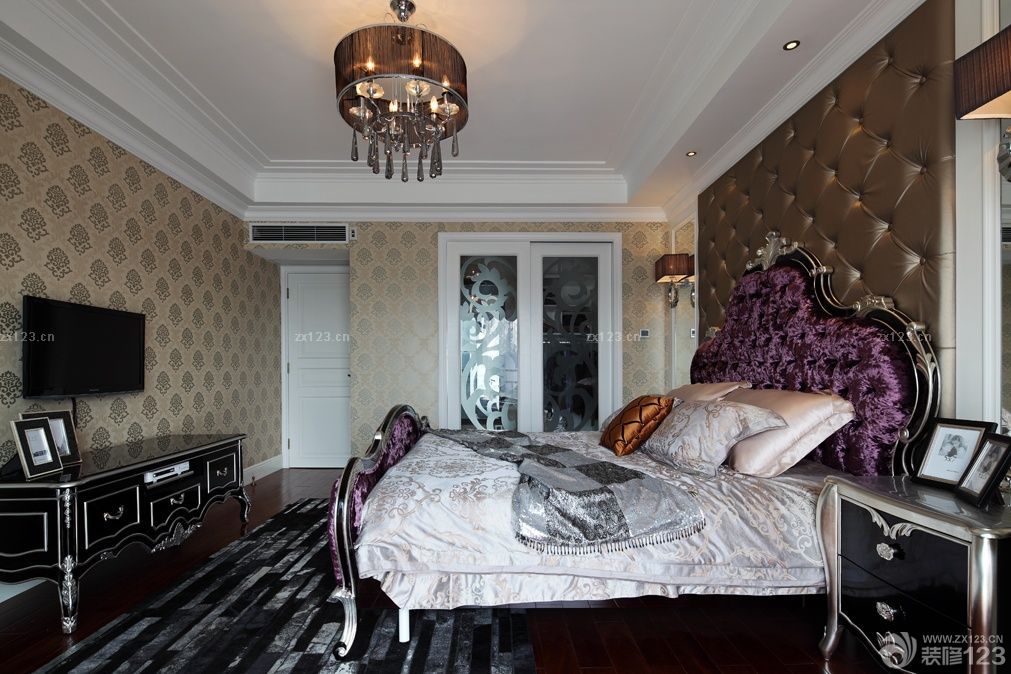 20平米卧室衣柜玻璃门效果图欣赏