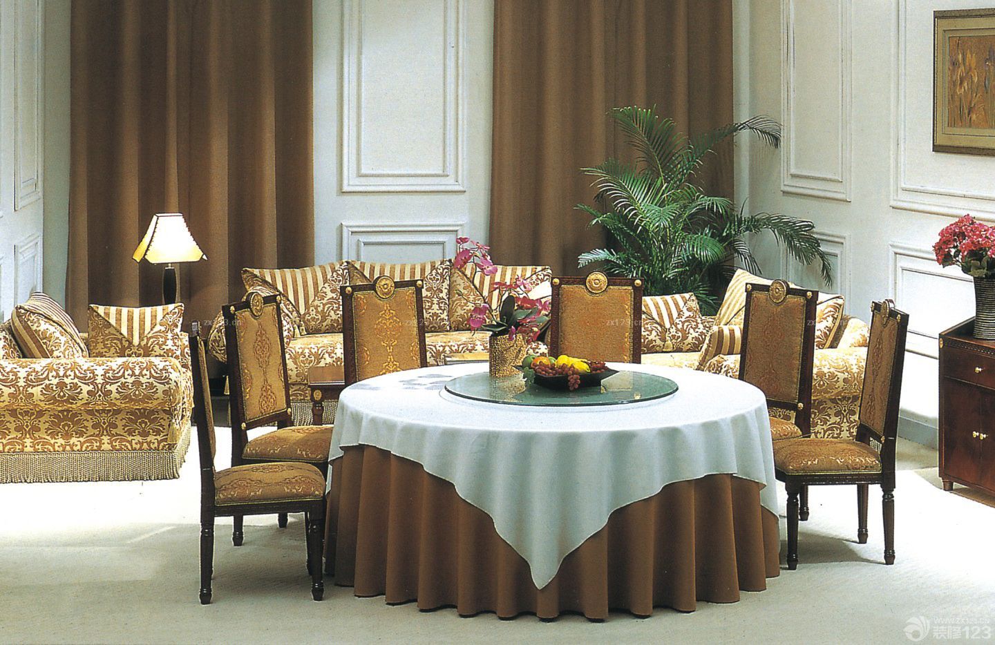 最新中式风格酒店餐桌装修效果图片