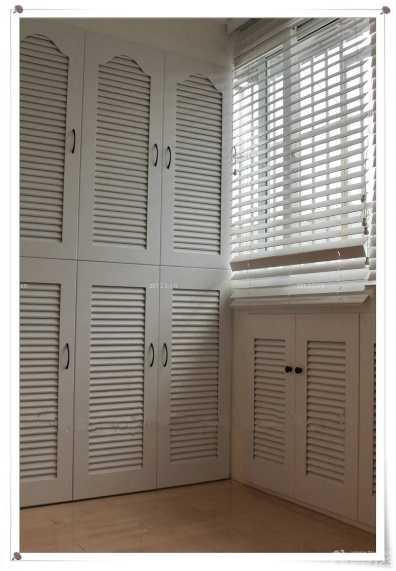 现代阳台实木柜子装修效果图