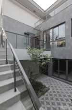 2023花园洋房室外楼梯混合材料装修设计效果图欣赏
