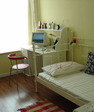 简易农村小户型卧室设计单人床设计图片