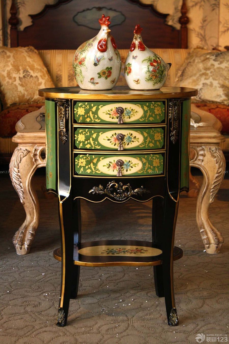 2025小巧精致手绘美式家具装饰柜设计样板