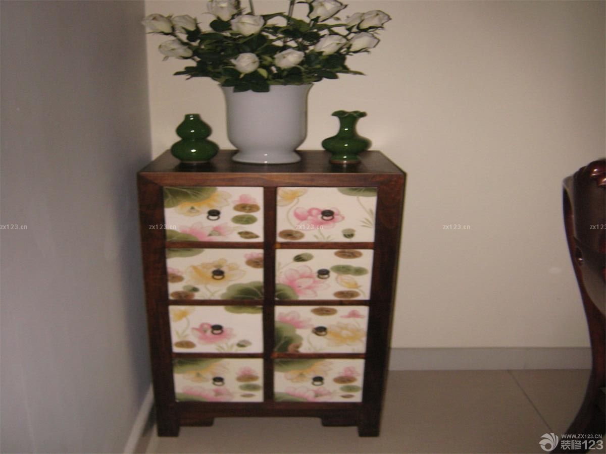 时尚手绘美式家具装饰柜效果图片欣赏