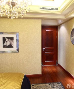 最新7平米卧室美心木门设计效果图