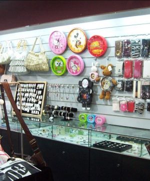 2025最新精品店玻璃柜子设计图片