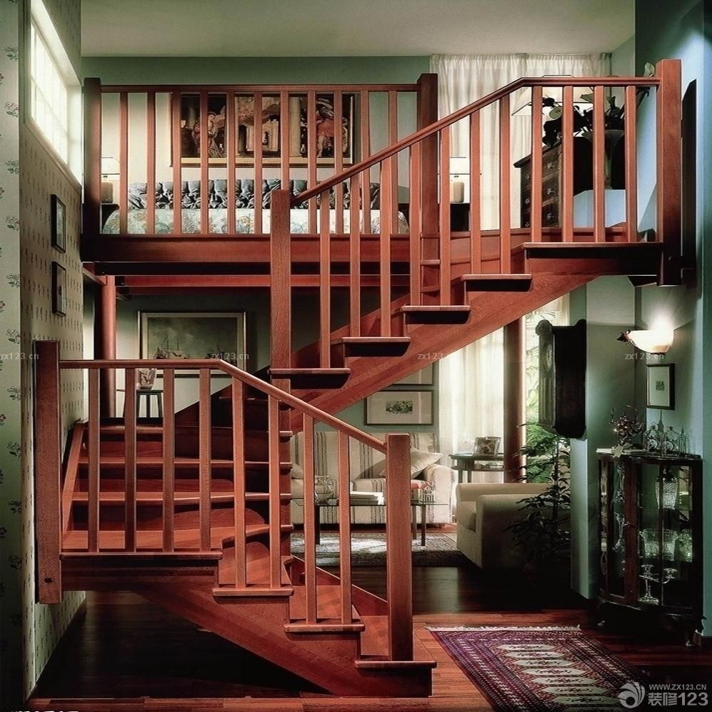 阁楼旋转楼梯实木楼梯装修效果图