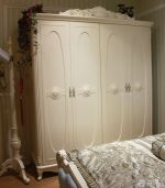 7平米卧室四门衣柜摆放实景图欣赏