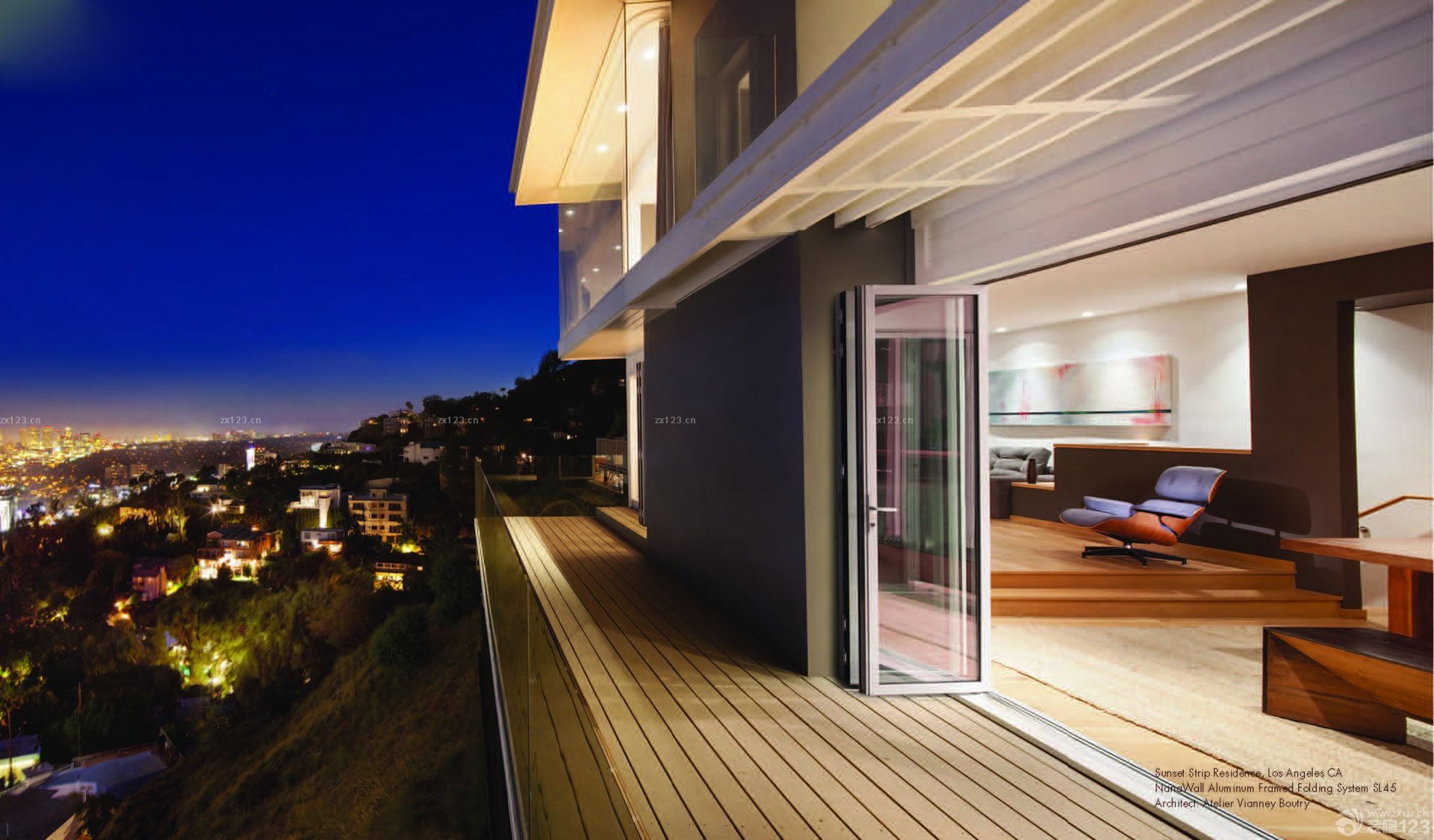 高档别墅阳台玻璃折叠门设计图片欣赏