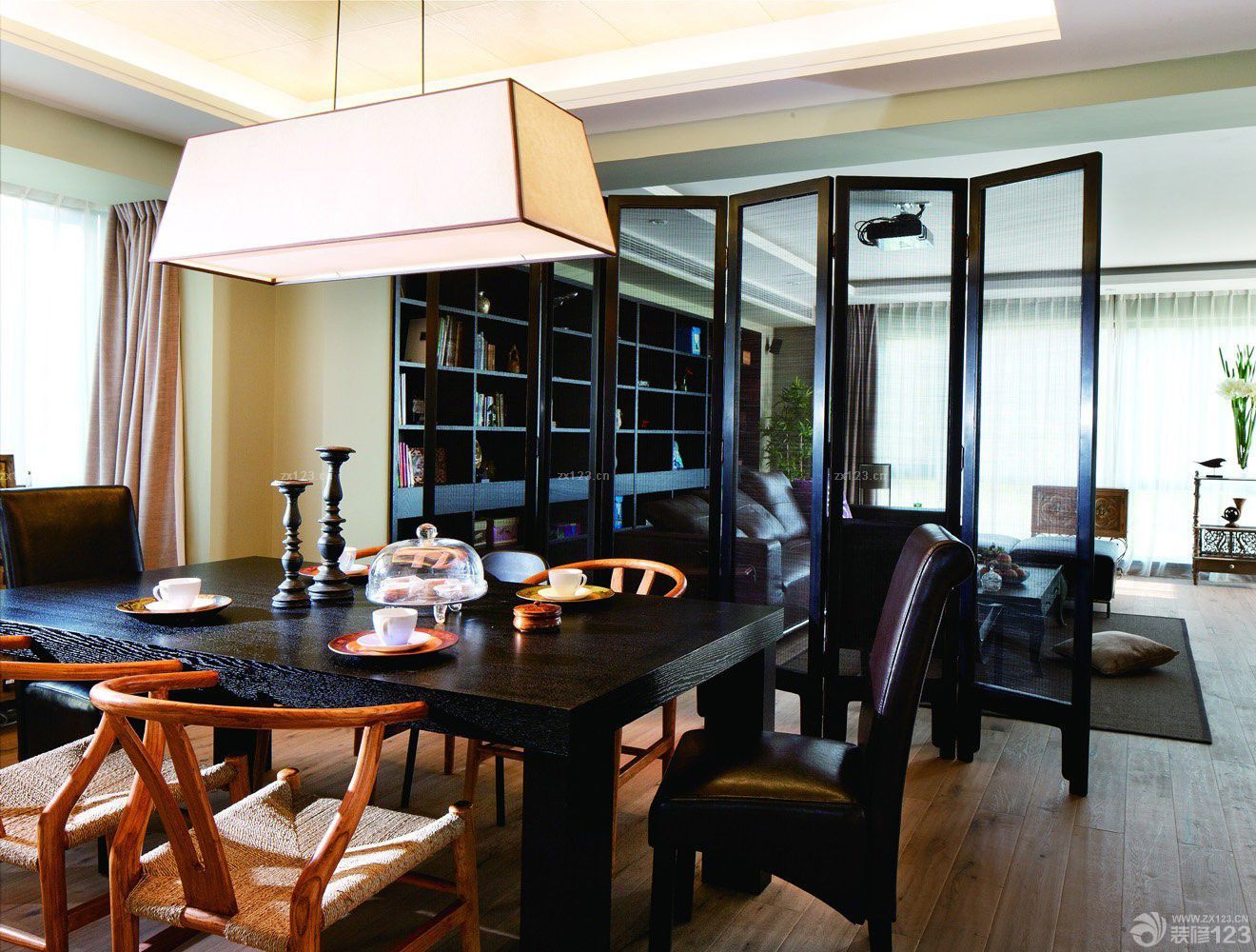 2025经典家装餐厅客厅屏风隔断设计图片