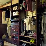 最新美式风格超大衣帽间装修效果图片