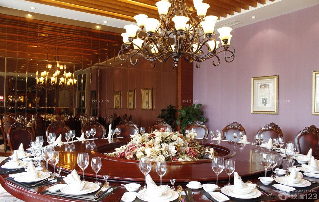 2025最新欧式餐厅包房吊灯装修效果图