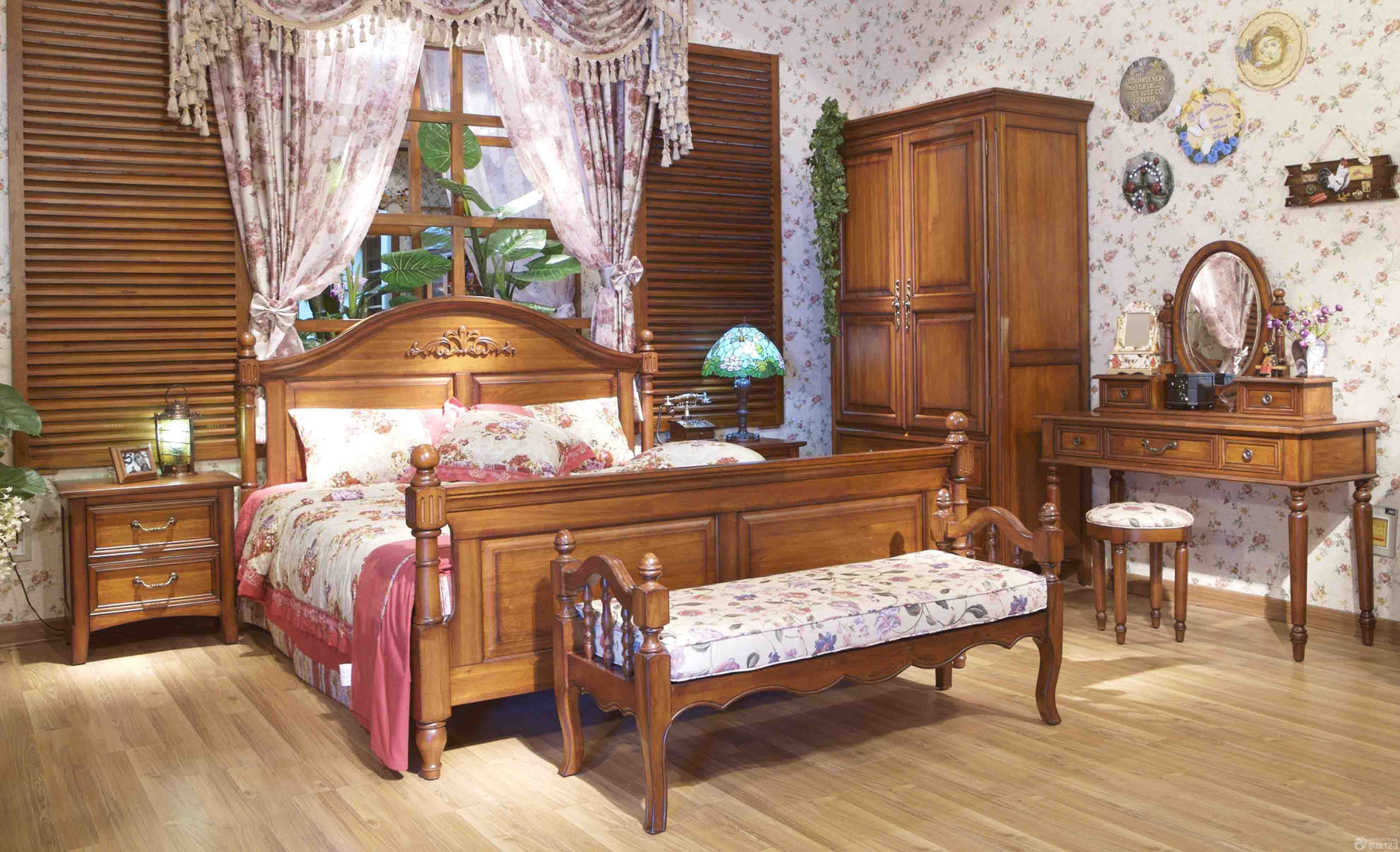 最新8平米卧室英式家具摆放效果图片