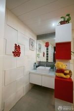 新房卫生间隐形门效果图