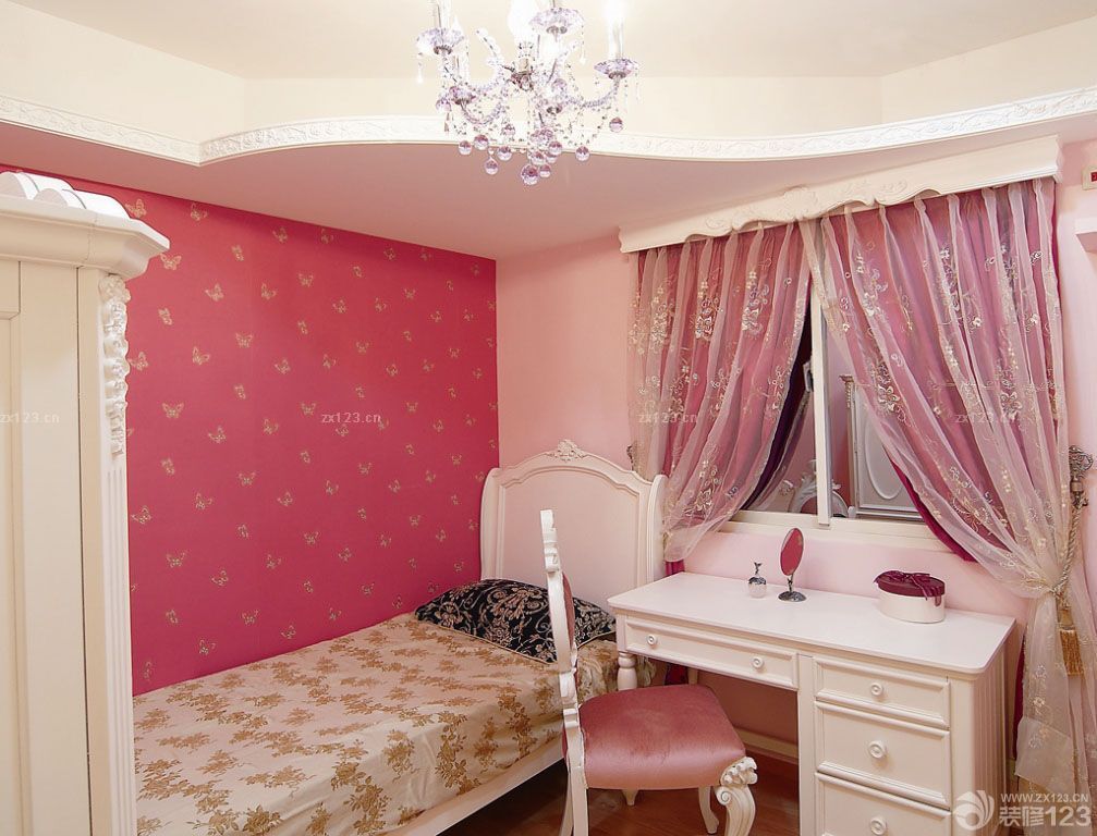 最新小户型卧室装修设计粉红色壁纸效果图片